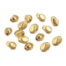 Metallihelmi kullanvärinen 6x5mm kulmikas oliivi/pullea jyvä 10 kpl