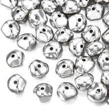 Synteettinen helmi nugetti platinanvärinen n. 9,5x9x7mm n. 10 kpl